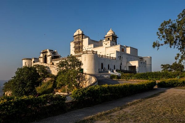 MONSOON PALACE WALK 04